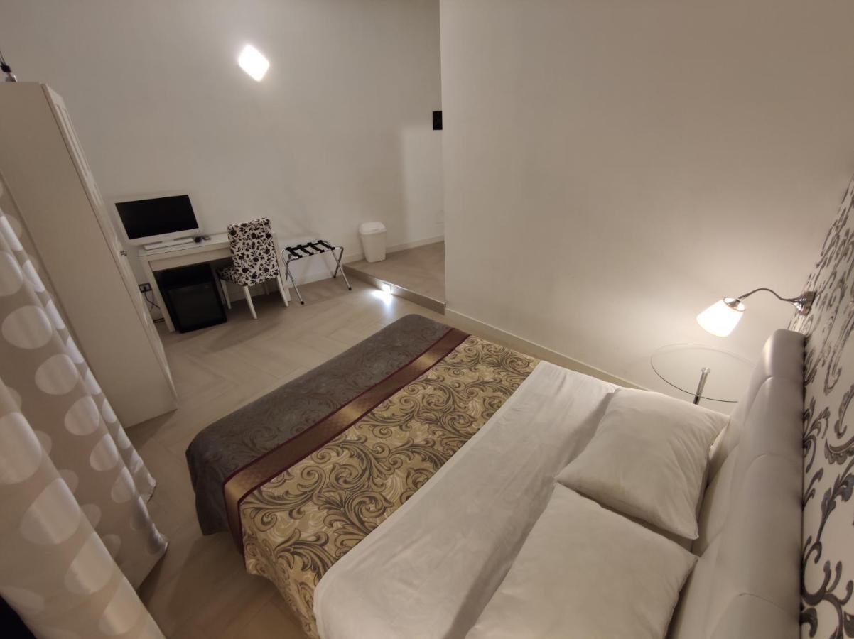 Sami Rooms - Teatro A 400 Mt - Ortigia A 1500 Mt - Syracuse ภายนอก รูปภาพ