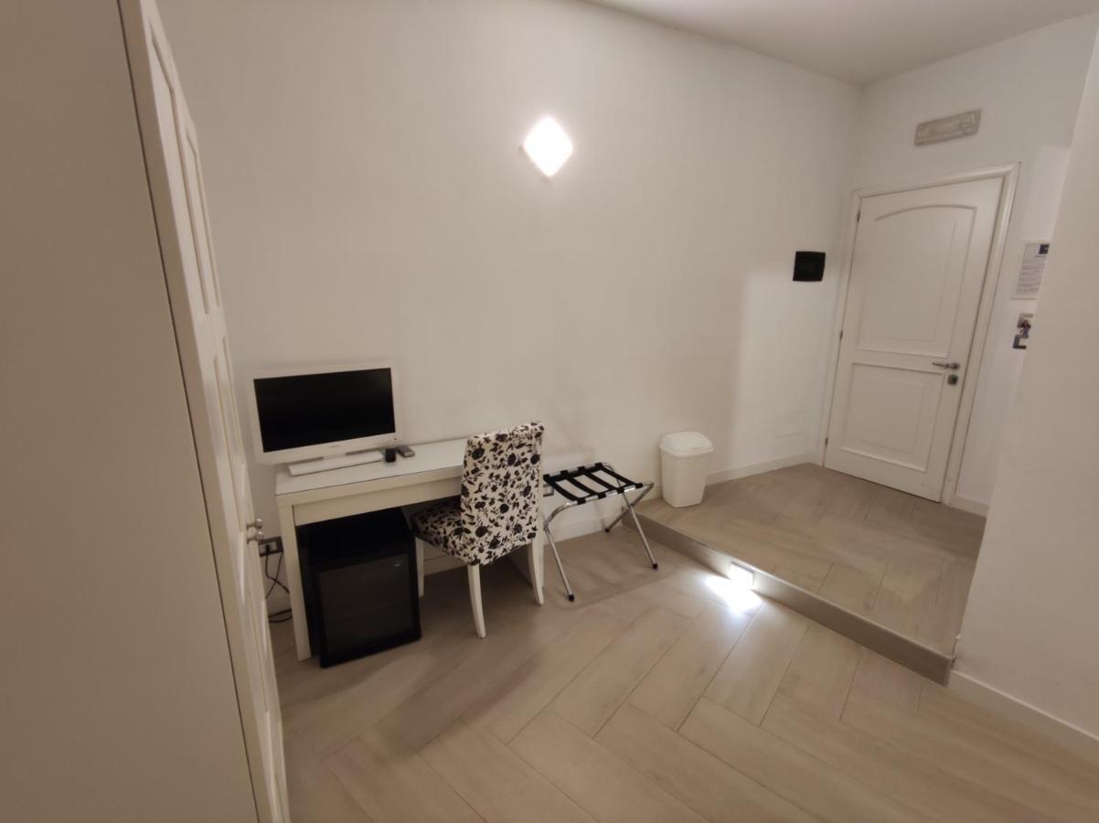 Sami Rooms - Teatro A 400 Mt - Ortigia A 1500 Mt - Syracuse ภายนอก รูปภาพ
