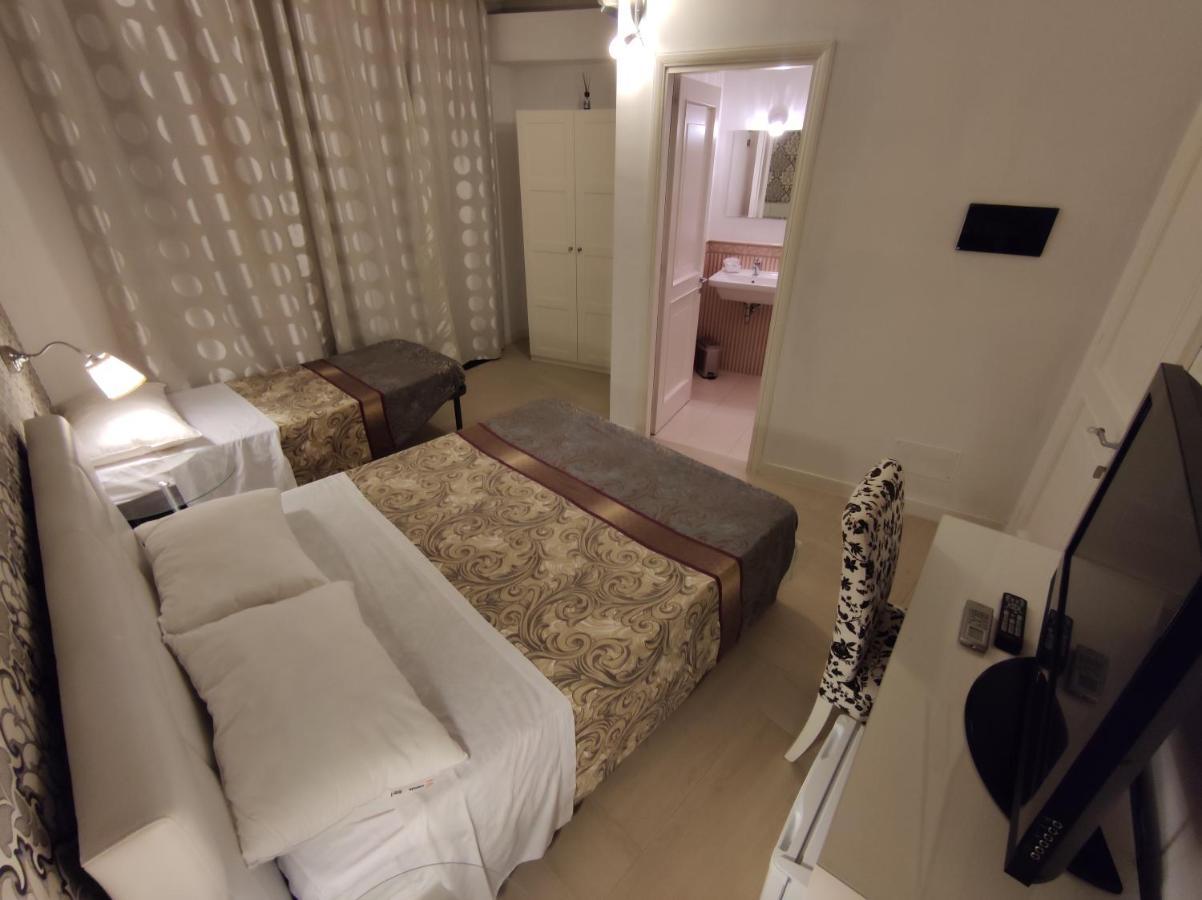 Sami Rooms - Teatro A 400 Mt - Ortigia A 1500 Mt - Syracuse ภายนอก รูปภาพ